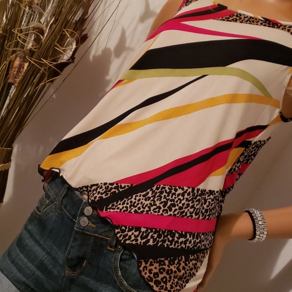 Robert Louis Tops - NWOT ROBERT LOUIS STRETCHABLE TANK TOP SIZE SMALL